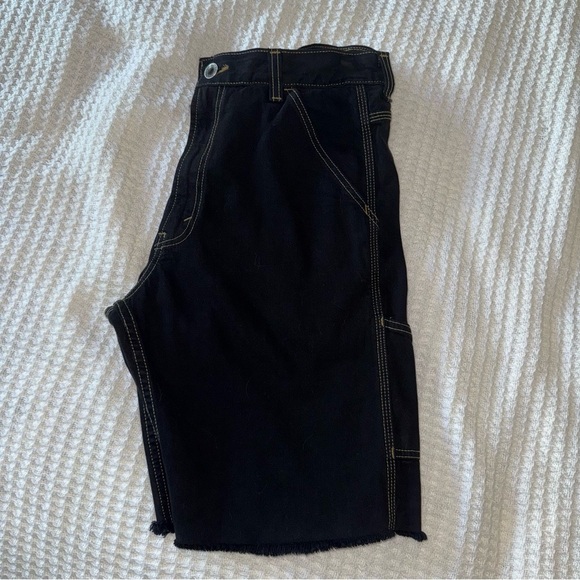 Levi's Black Cargo Shorts with Relaxed Fit - Picture 5 of 8